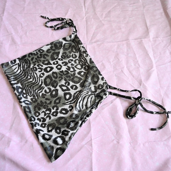 One-of-a-Kind Handmade Glittery Cheetah Tie-Back Top – Silver ✨🐆 - Picture 3 of 4